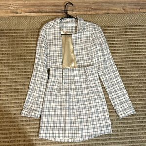 Women’s skirt and blazer set size small brand  meshki